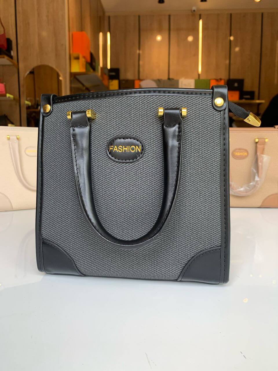 Petit sac carré – Élégance moderne en tissu haut de gamme | Réf. : SAC-83035