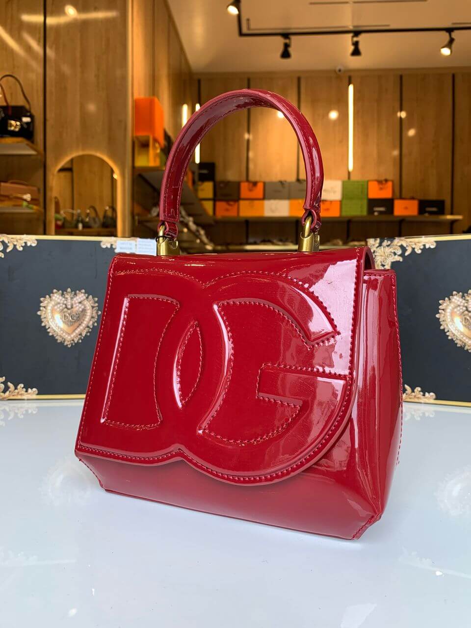 Sac à main Dolce & Gabbana – Raffinement en cuir verni rouge | Réf. : SAC-1716